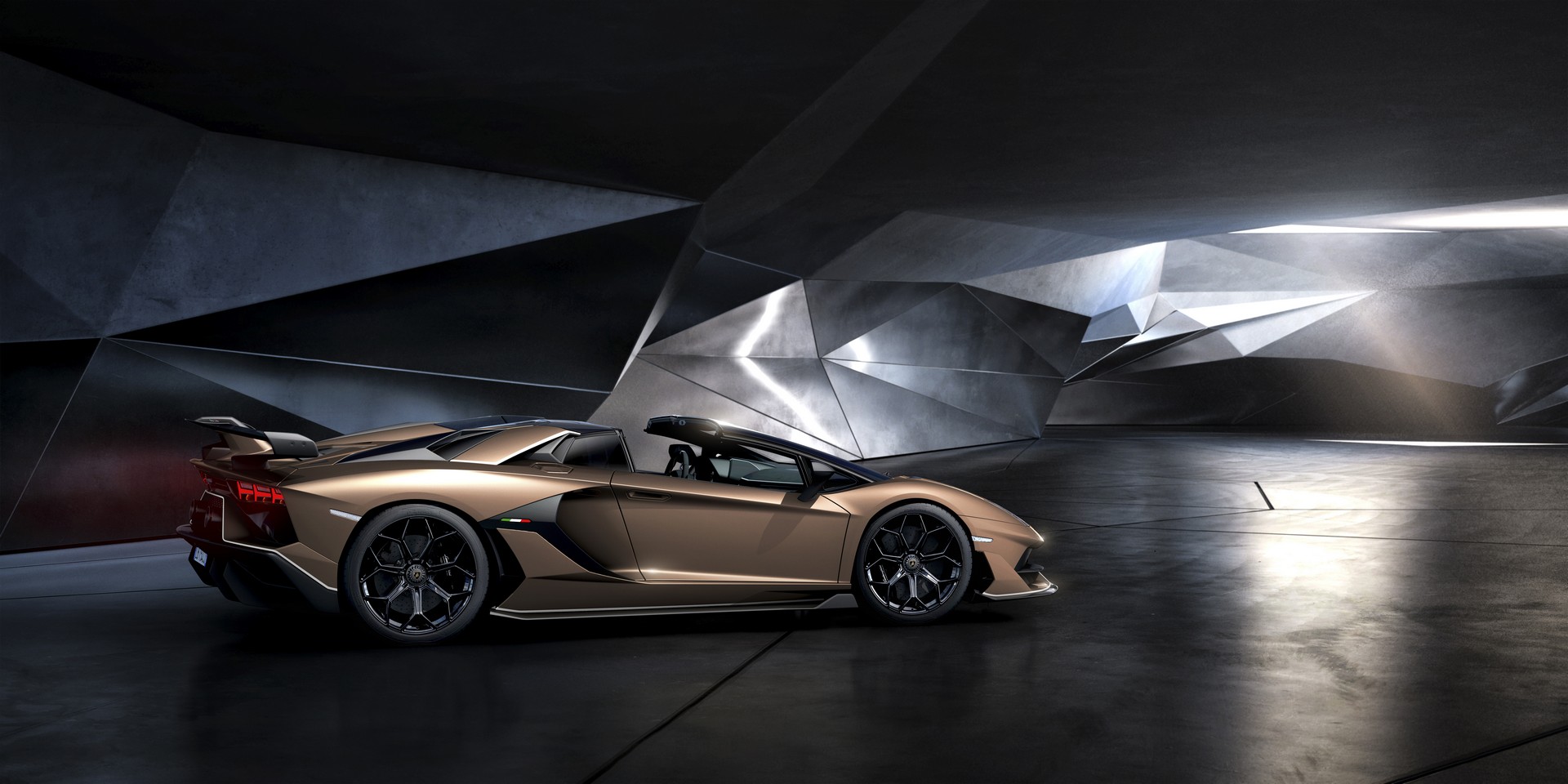 Download 2020 Lamborghini Aventador SVJ Roadster - Side HD Wallpaper 1920x960 #77