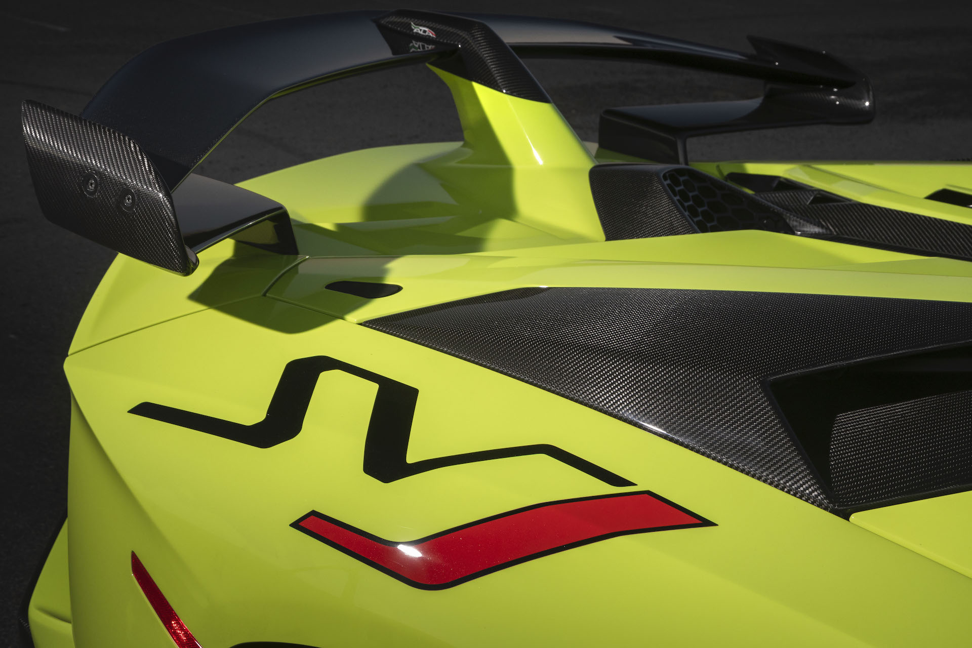 Download 2020 Lamborghini Aventador SVJ Roadster - Spoiler HD Wallpaper 1920x1280 #23