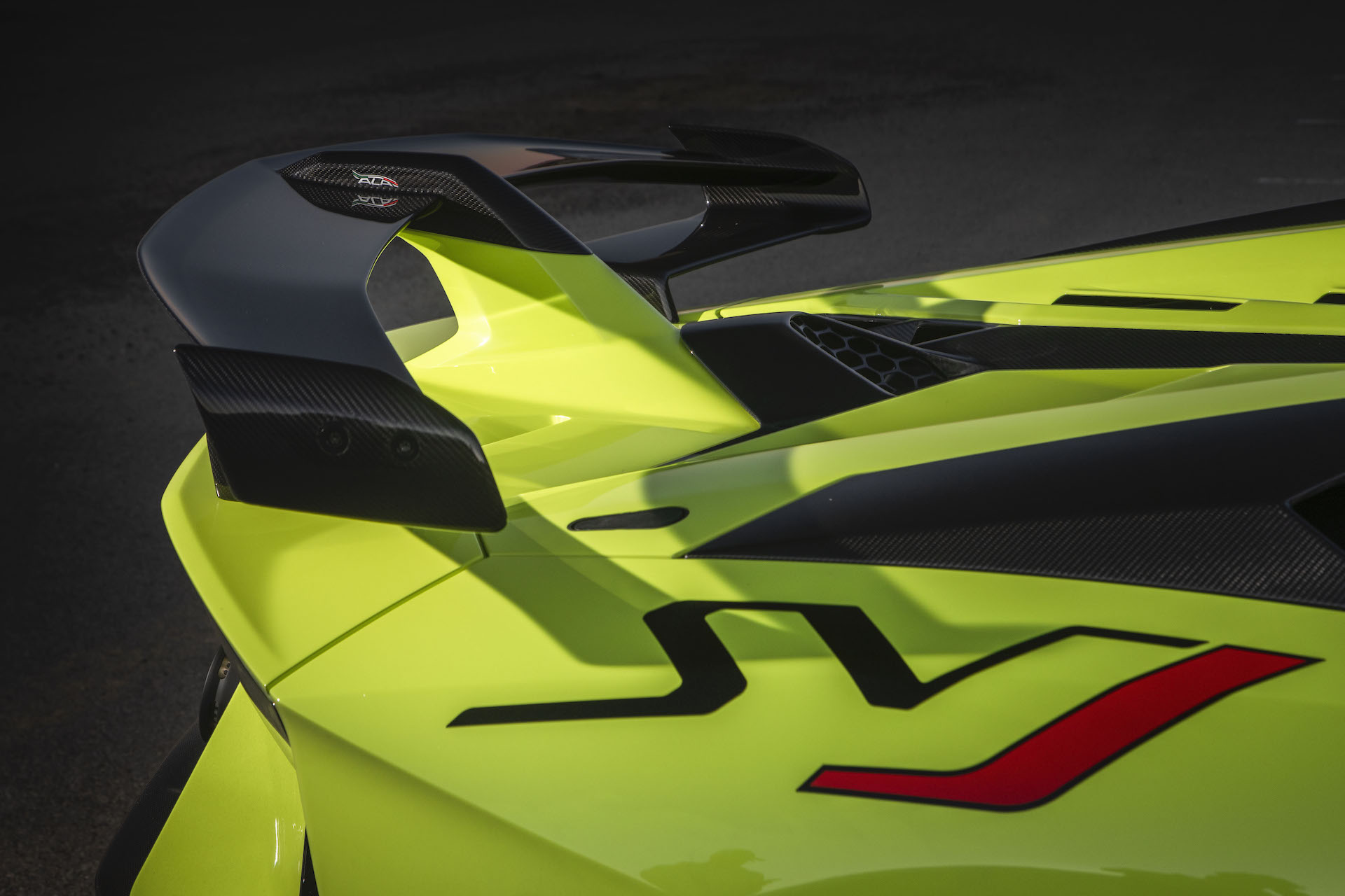 Download 2020 Lamborghini Aventador SVJ Roadster - Spoiler HD Wallpaper 1920x1280 #24