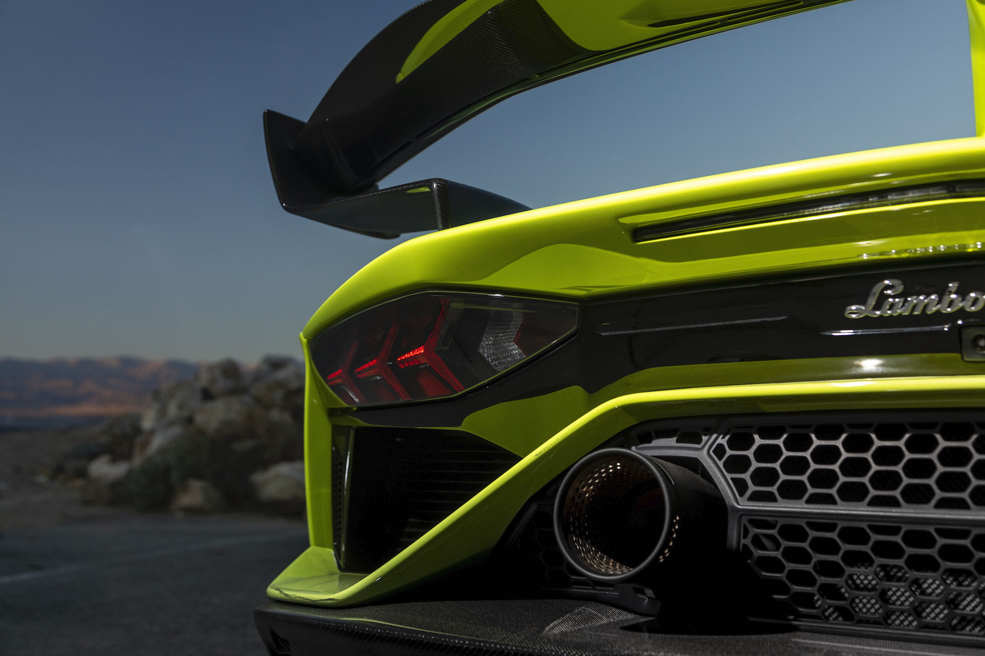 Download 2020 Lamborghini Aventador SVJ Roadster - Tail Light HD Wallpaper 1920x1280 #25