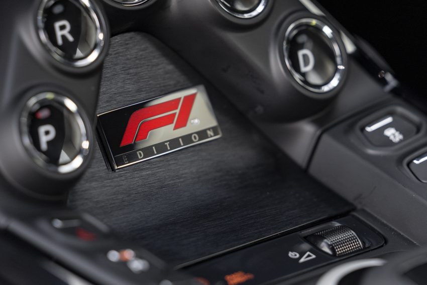 2021 Aston Martin Vantage F1 Edition - Central Console Wallpaper 850x567 #132