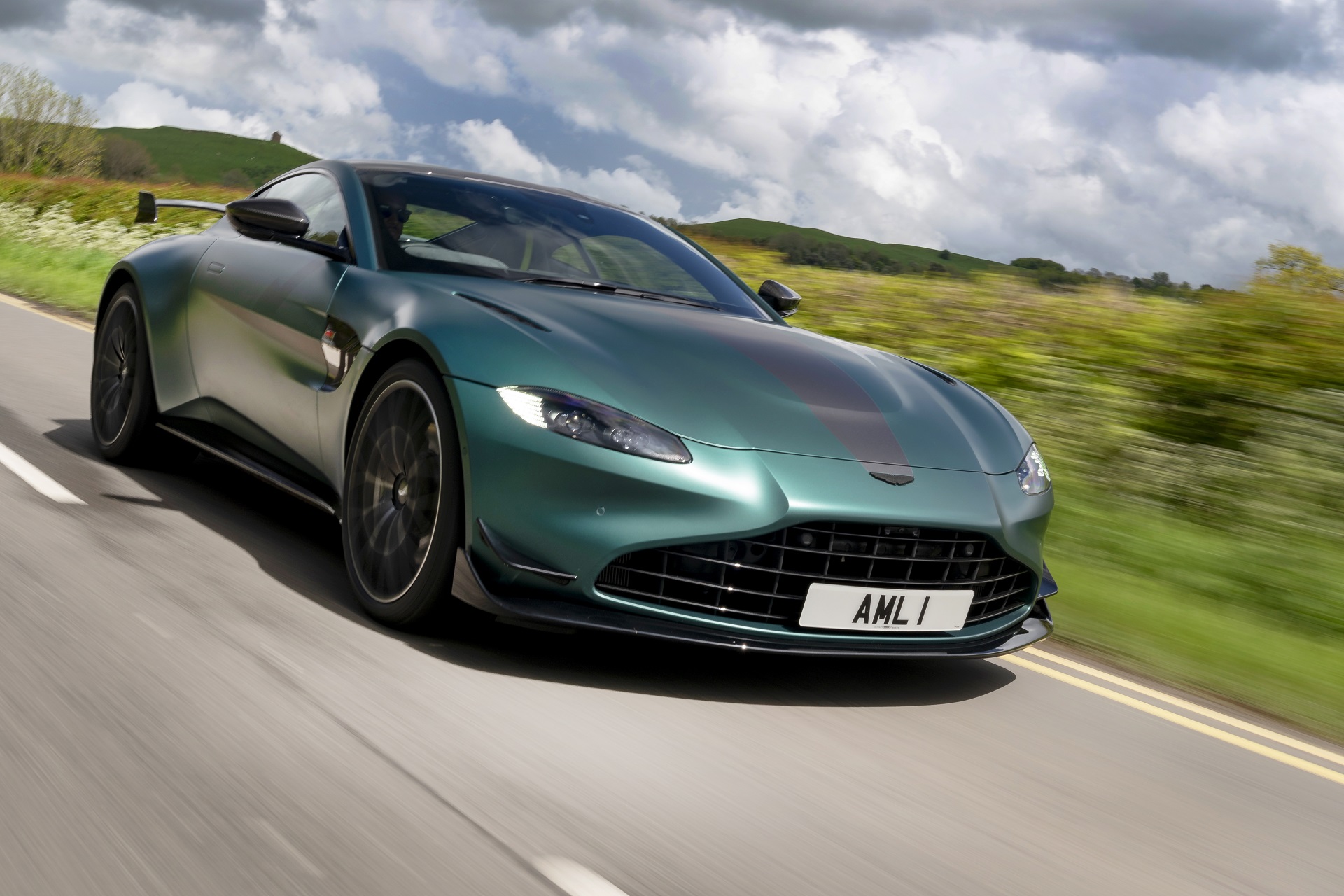 Download 2021 Aston Martin Vantage F1 Edition - Front Three-Quarter HD Wallpaper 1920x1280 #22
