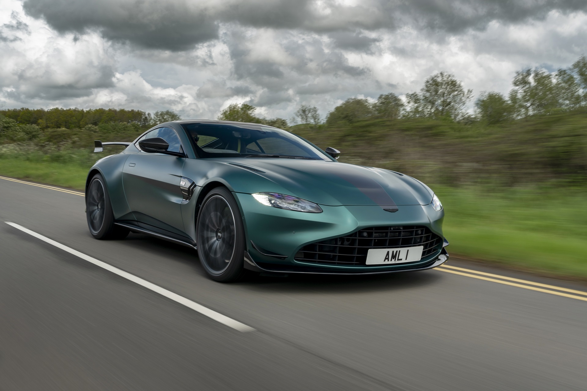 Download 2021 Aston Martin Vantage F1 Edition - Front Three-Quarter HD Wallpaper 1920x1280 #1
