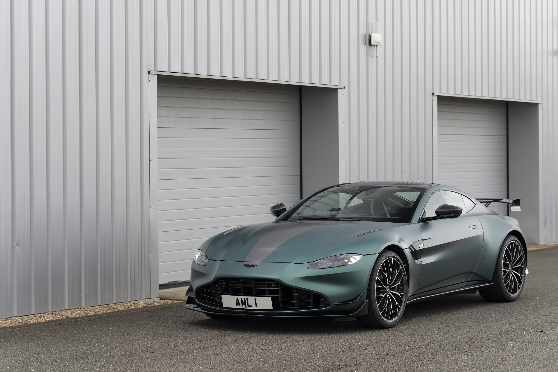 Download 2021 Aston Martin Vantage F1 Edition - Front Three-Quarter HD Wallpaper 1920x1280 #98
