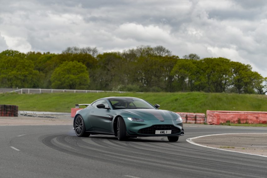 2021 Aston Martin Vantage F1 Edition - Front Three-Quarter Wallpaper 850x567 #79