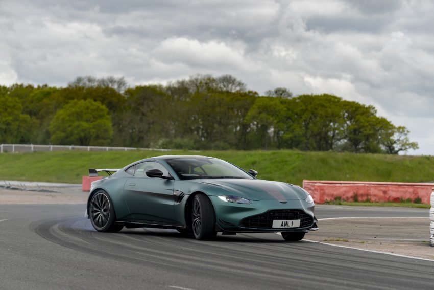 2021 Aston Martin Vantage F1 Edition - Front Three-Quarter Wallpaper 850x567 #80