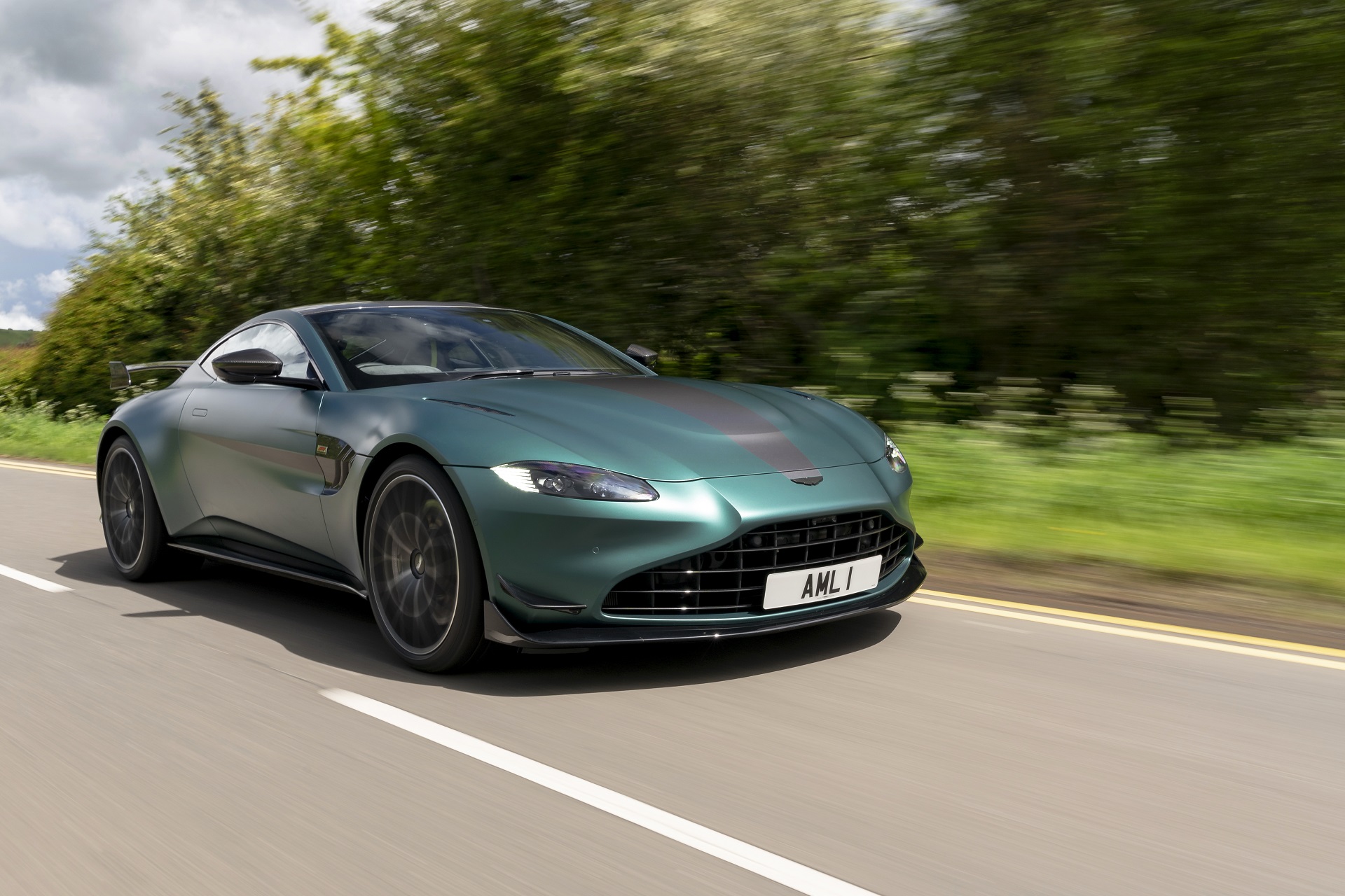 Download 2021 Aston Martin Vantage F1 Edition - Front Three-Quarter HD Wallpaper 1920x1280 #25