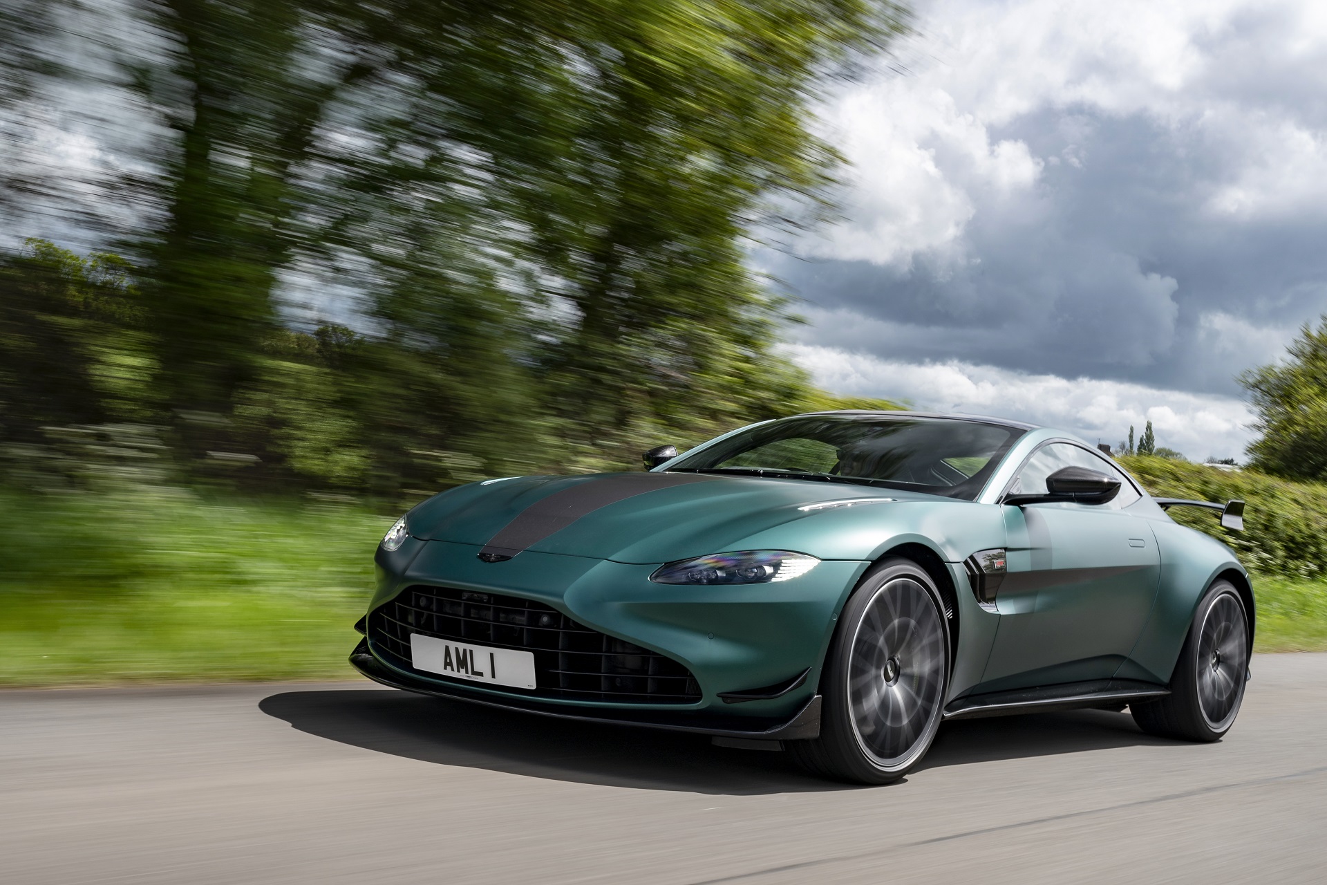 Download 2021 Aston Martin Vantage F1 Edition - Front Three-Quarter HD Wallpaper 1920x1280 #4