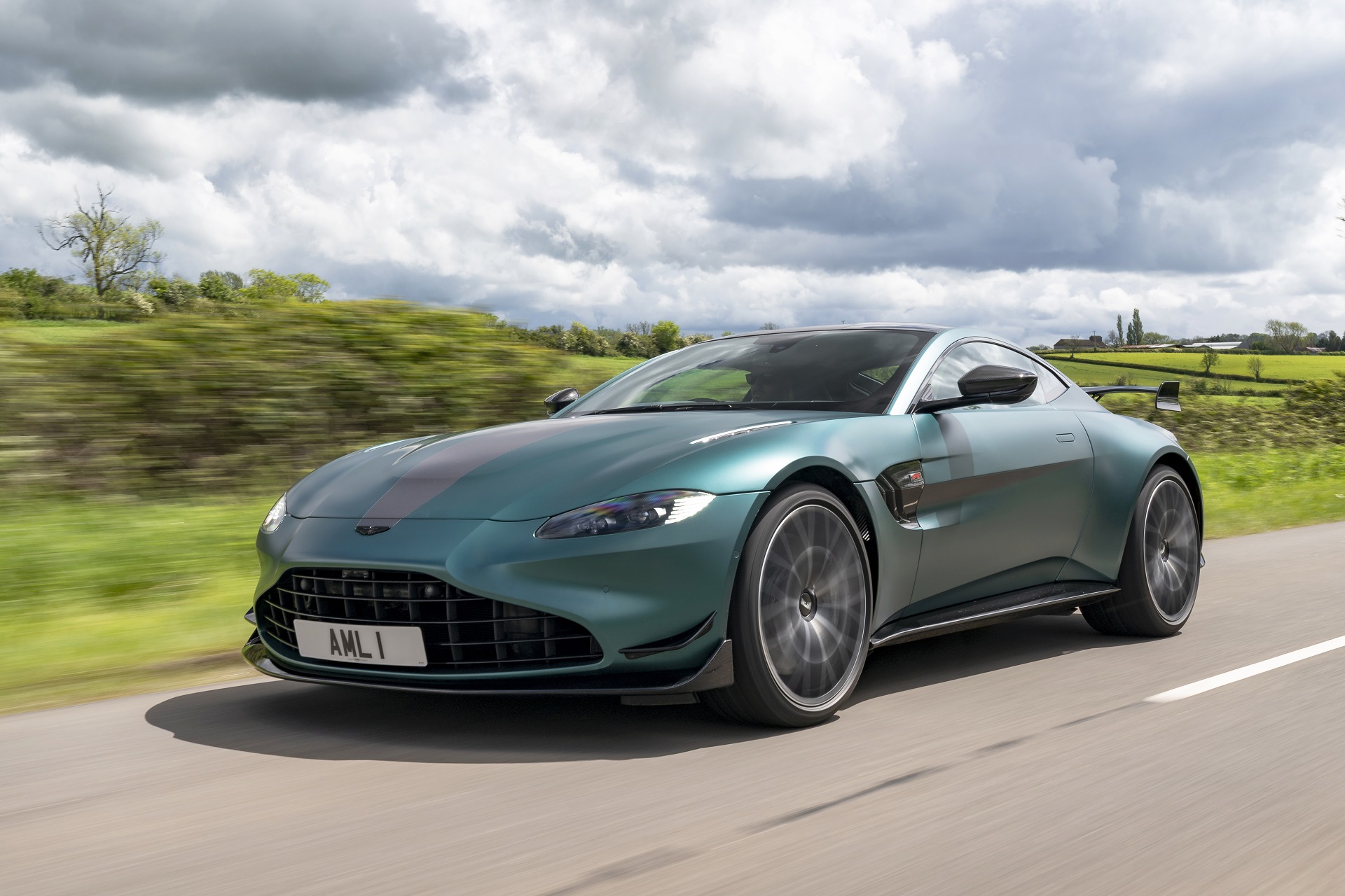 Download 2021 Aston Martin Vantage F1 Edition - Front Three-Quarter HD Wallpaper 1920x1280 #5