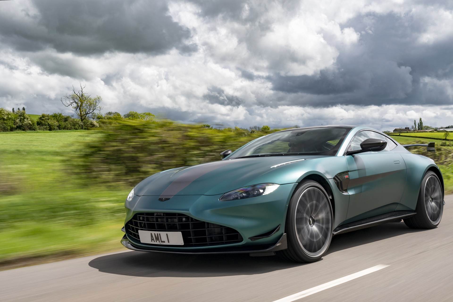 Download 2021 Aston Martin Vantage F1 Edition - Front Three-Quarter HD Wallpaper 1920x1280 #6