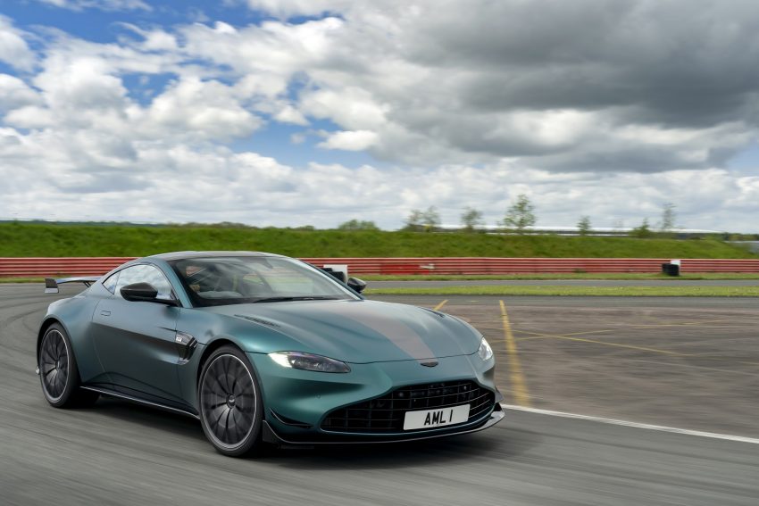 2021 Aston Martin Vantage F1 Edition - Front Three-Quarter Wallpaper 850x567 #45