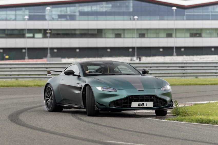 2021 Aston Martin Vantage F1 Edition - Front Three-Quarter Wallpaper 850x567 #85