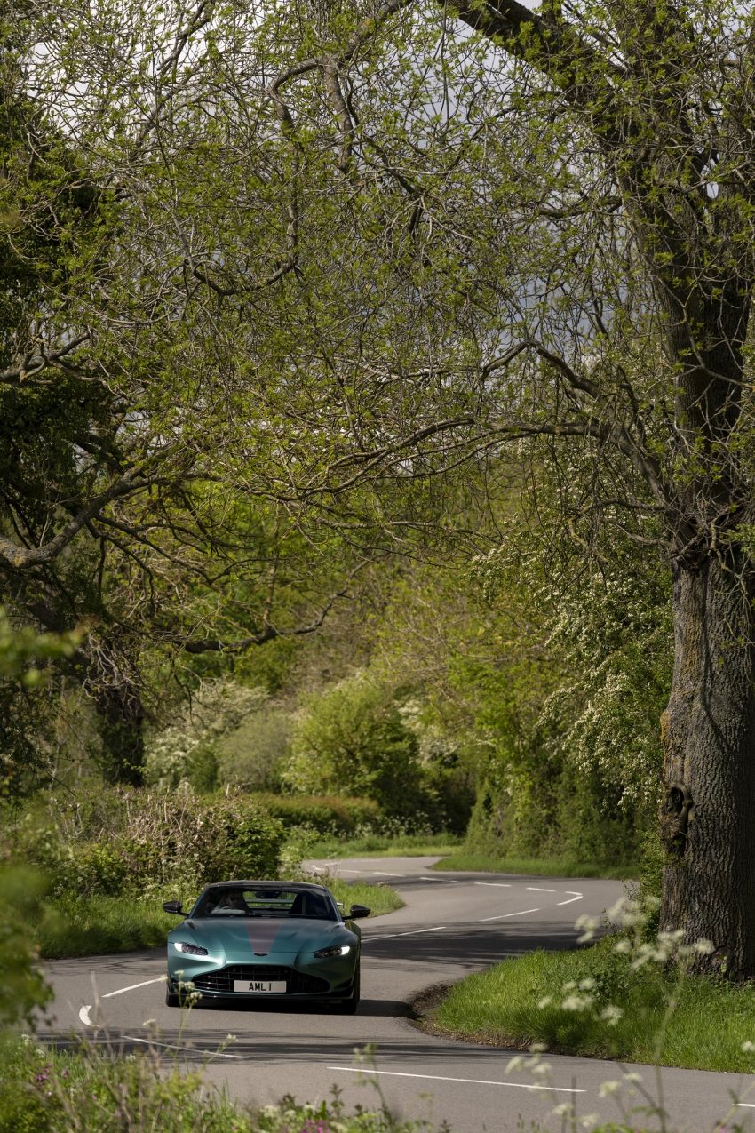 2021 Aston Martin Vantage F1 Edition - Front Phone Wallpaper 850x1275 #66