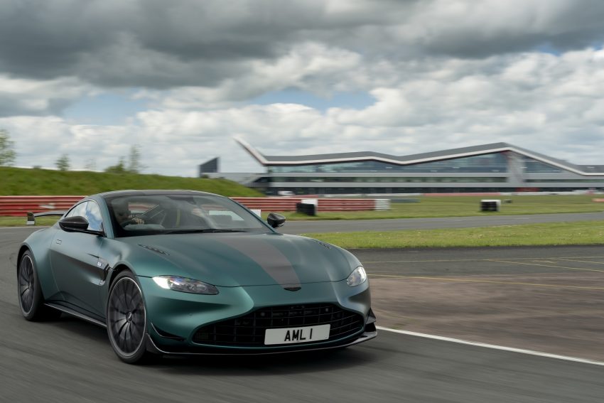 2021 Aston Martin Vantage F1 Edition - Front Wallpaper 850x567 #48