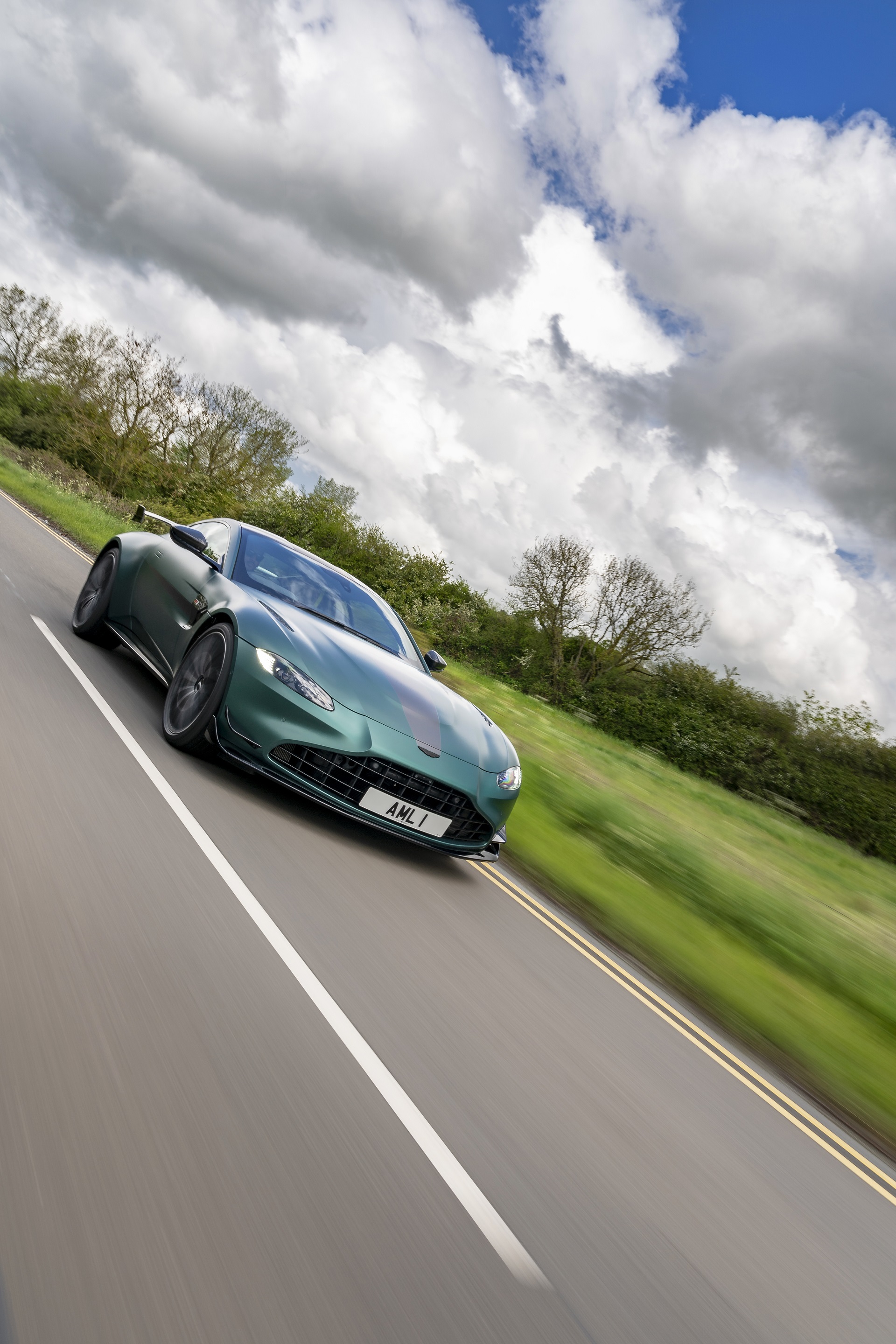 Download 2021 Aston Martin Vantage F1 Edition - Front HD Phone Wallpaper 1920x2880 #16
