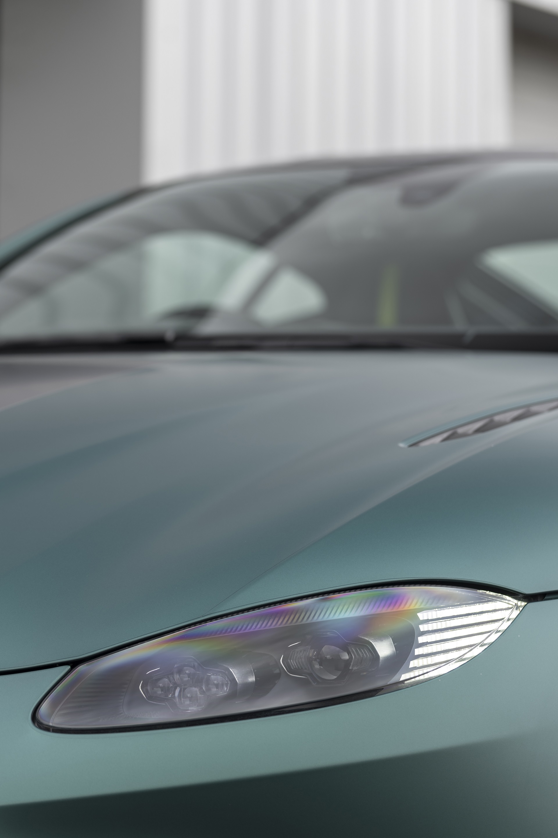 Download 2021 Aston Martin Vantage F1 Edition - Headlight HD Phone Wallpaper 1920x2880 #106