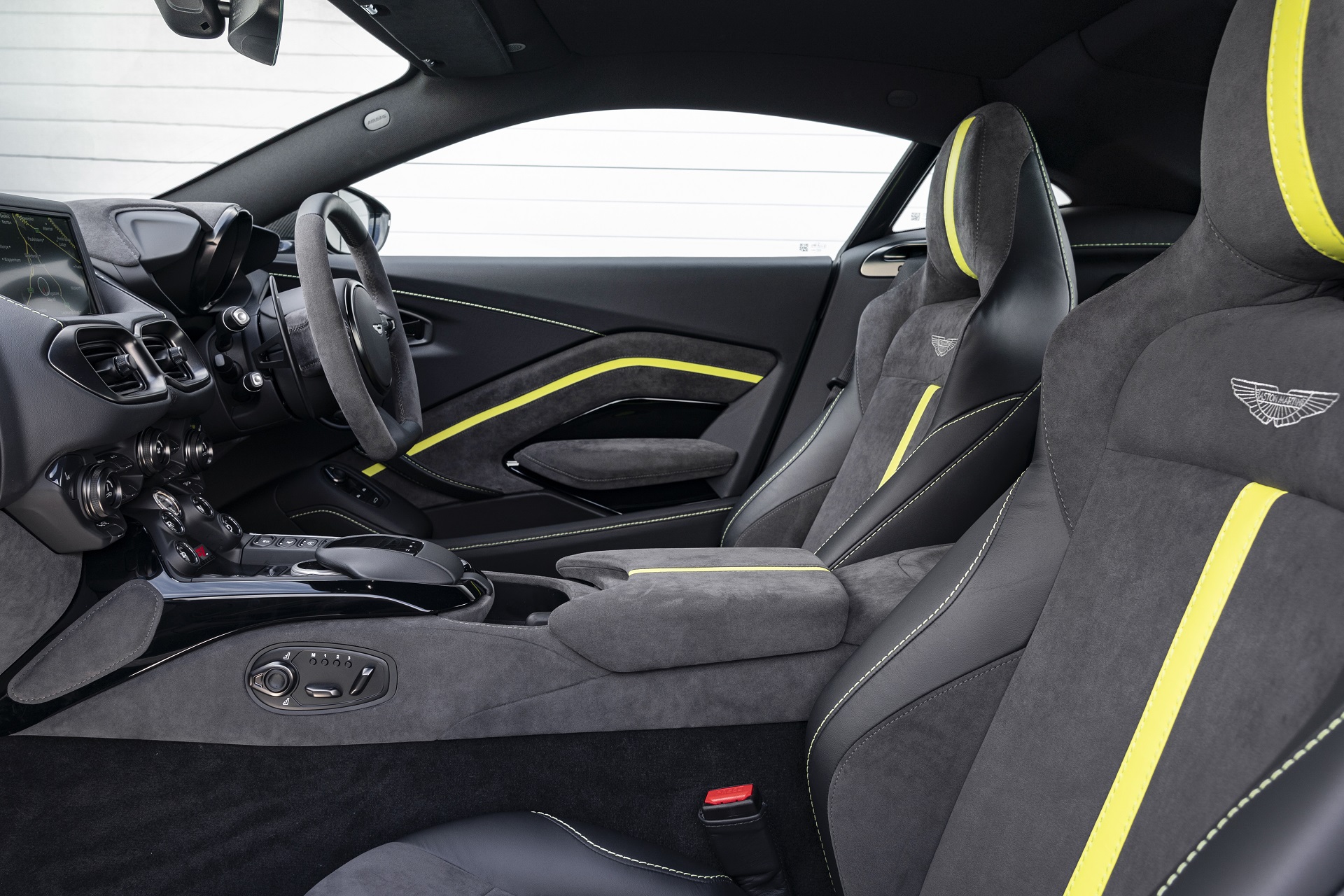 Download 2021 Aston Martin Vantage F1 Edition - Interior HD Wallpaper 1920x1280 #121