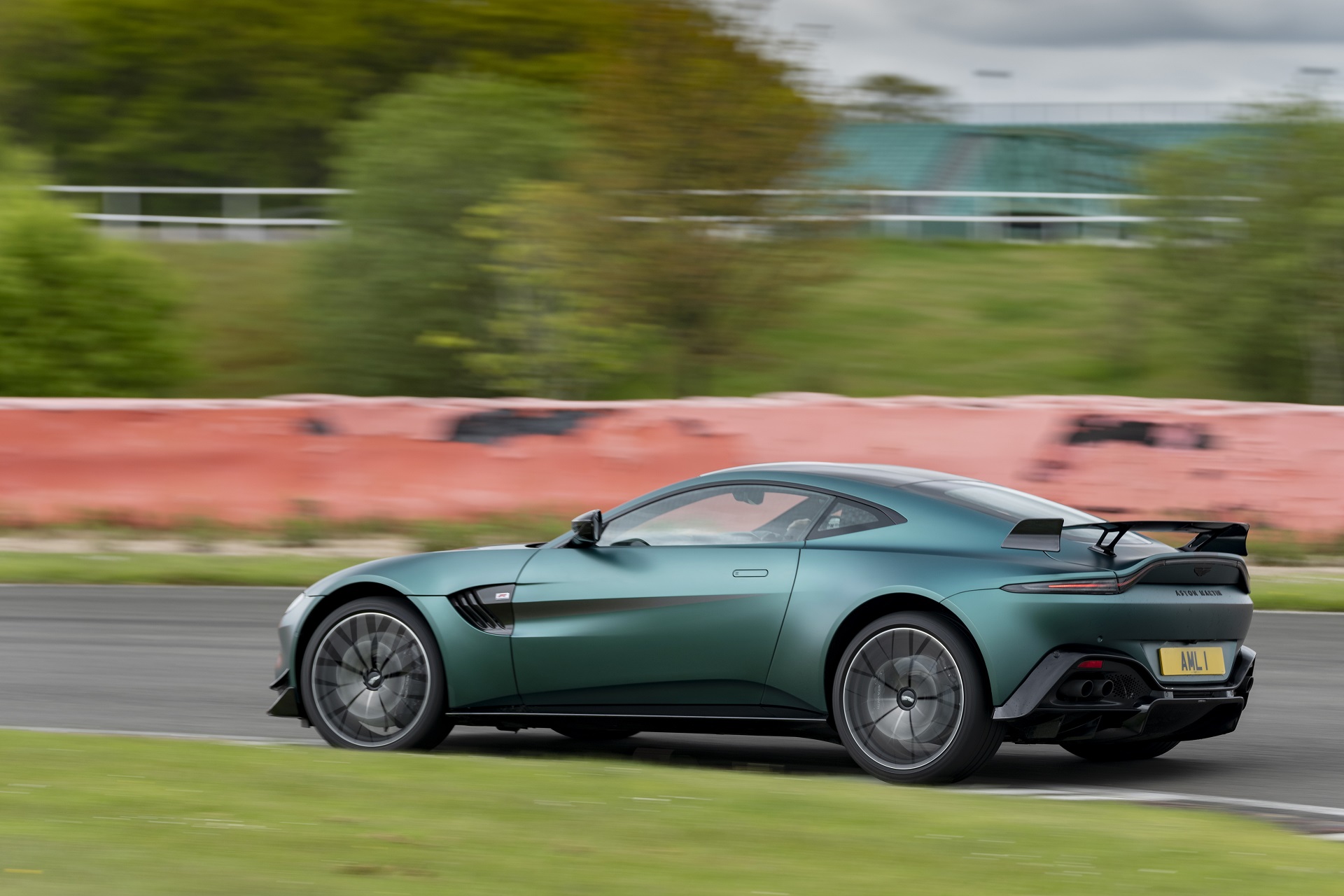Download 2021 Aston Martin Vantage F1 Edition - Rear Three-Quarter HD Wallpaper 1920x1280 #89