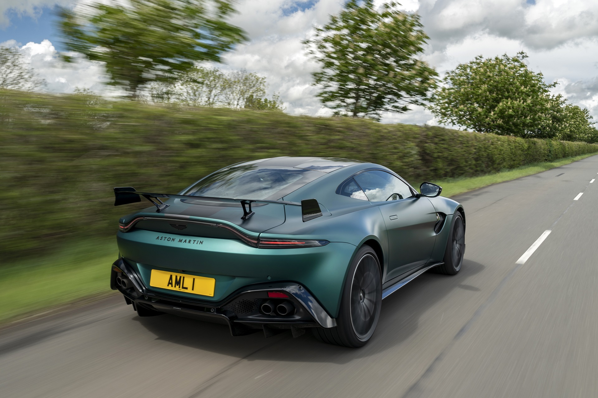 Download 2021 Aston Martin Vantage F1 Edition - Rear Three-Quarter HD Wallpaper 1920x1280 #31