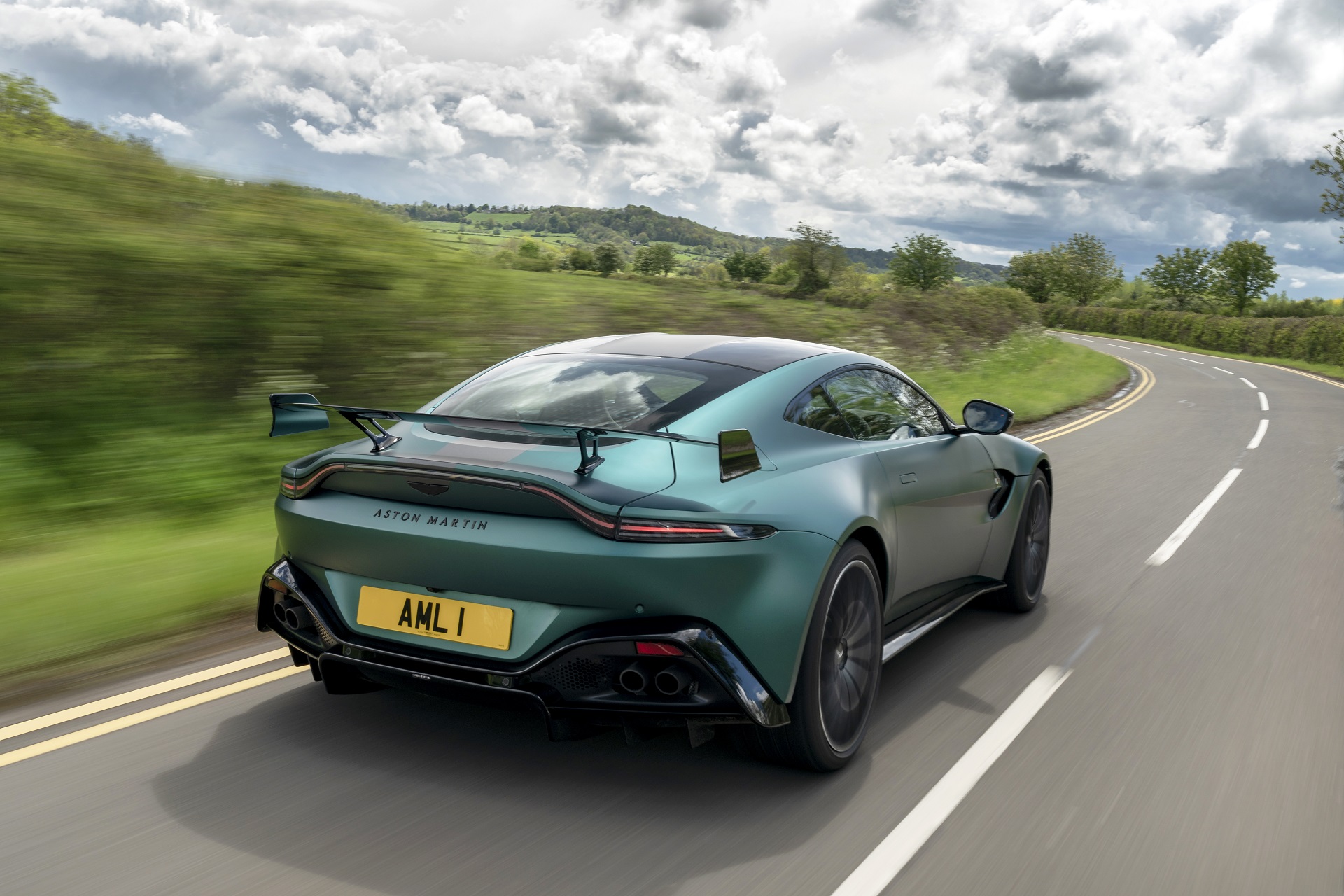 Download 2021 Aston Martin Vantage F1 Edition - Rear Three-Quarter HD Wallpaper 1920x1280 #33