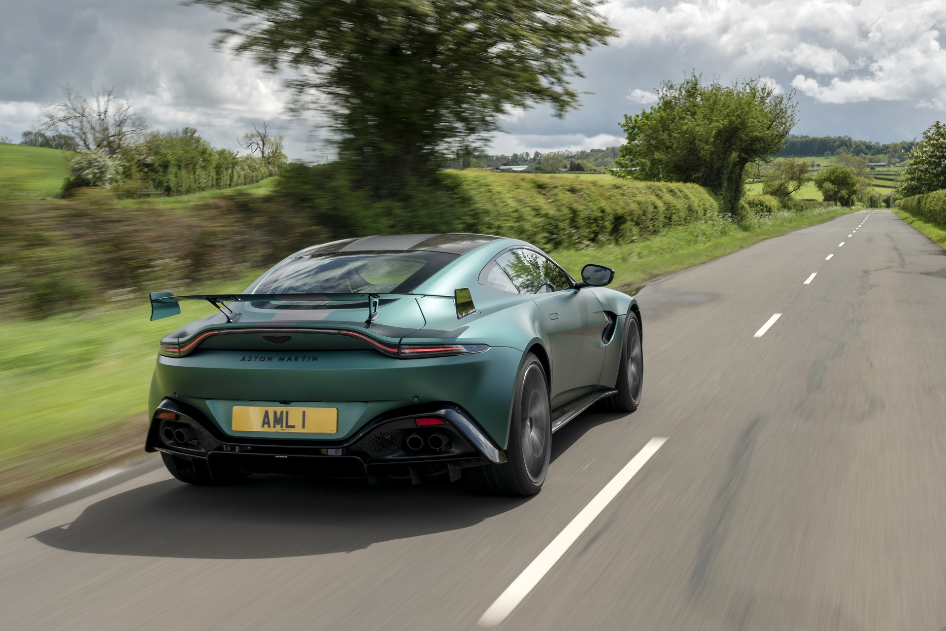 Download 2021 Aston Martin Vantage F1 Edition - Rear Three-Quarter HD Wallpaper 1920x1280 #34
