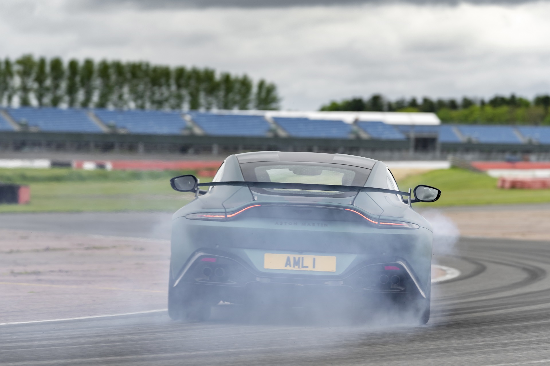 Download 2021 Aston Martin Vantage F1 Edition - Rear HD Wallpaper 1920x1280 #94