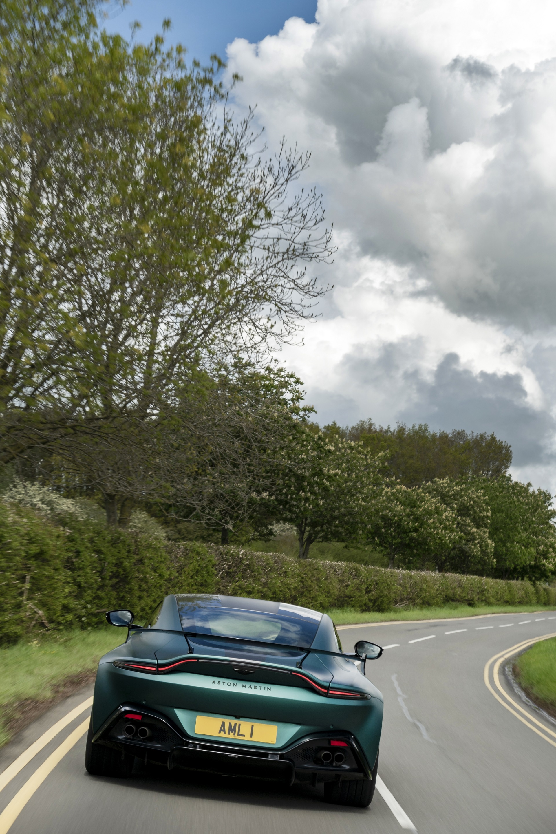 Download 2021 Aston Martin Vantage F1 Edition - Rear HD Phone Wallpaper 1920x2880 #37