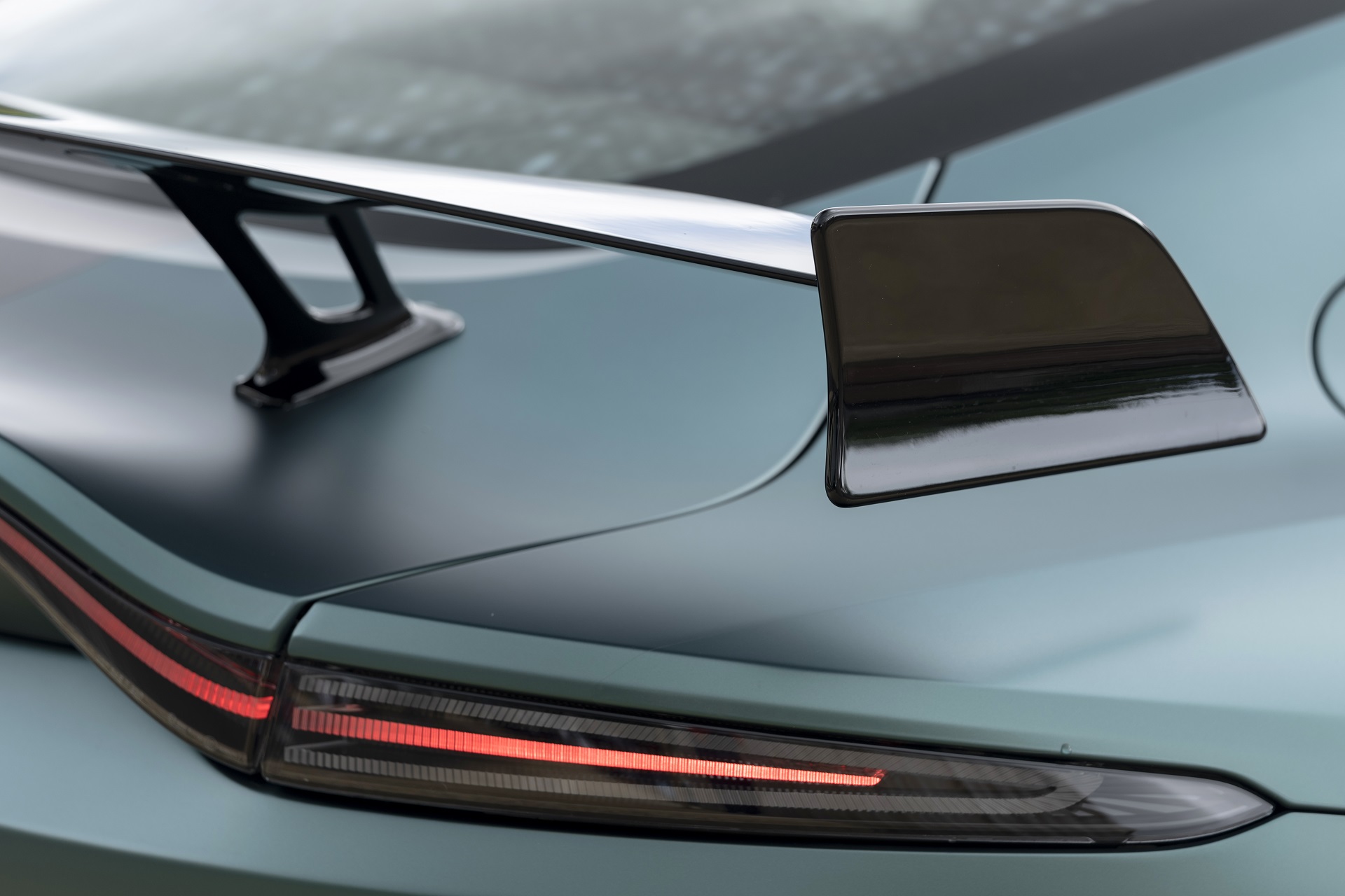 Download 2021 Aston Martin Vantage F1 Edition - Spoiler HD Wallpaper 1920x1280 #115