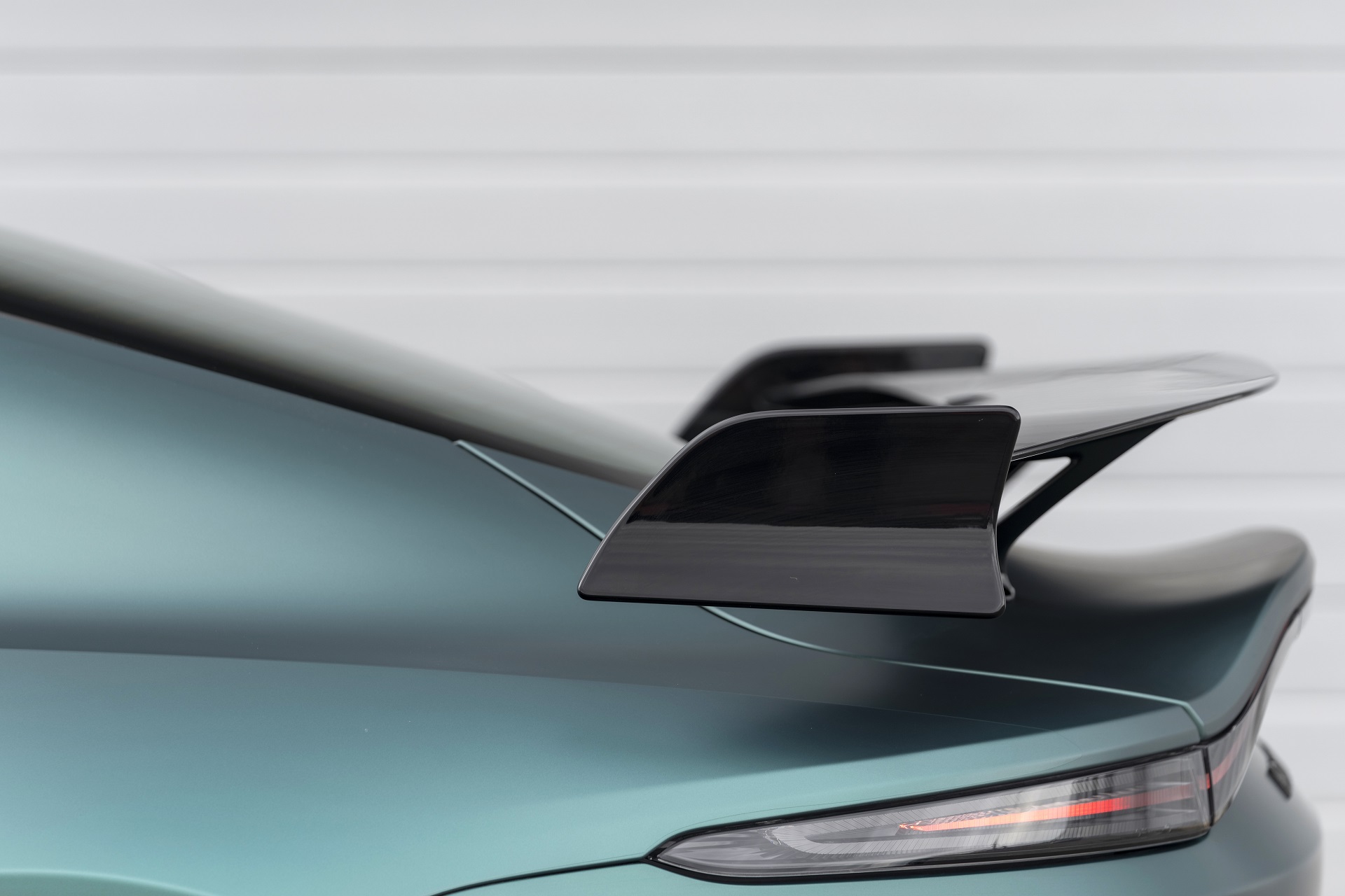 Download 2021 Aston Martin Vantage F1 Edition - Spoiler HD Wallpaper 1920x1280 #116