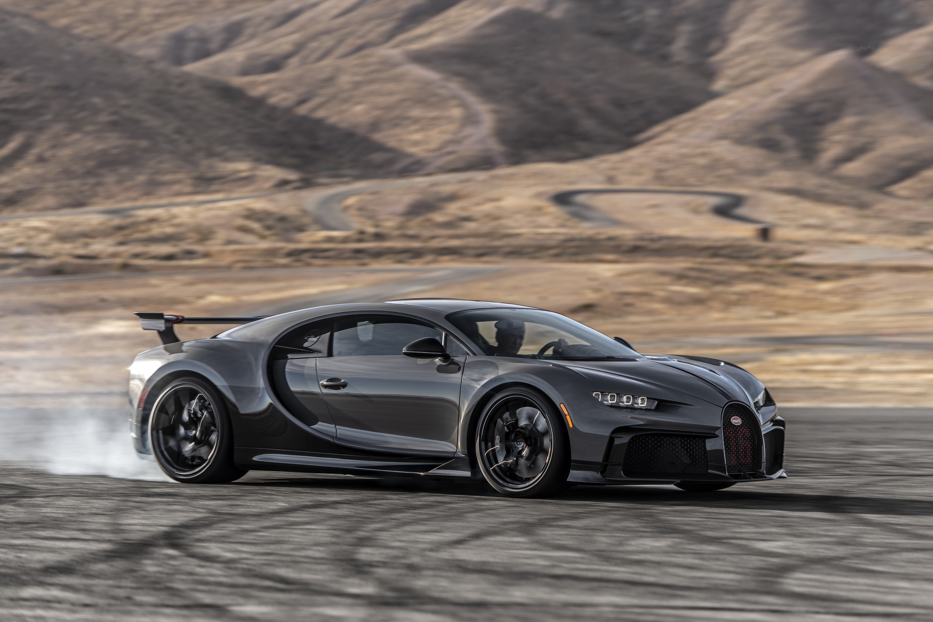 Download 2021 Bugatti Chiron Pur Sport - Burnout HD Wallpaper 1920x1280 #74
