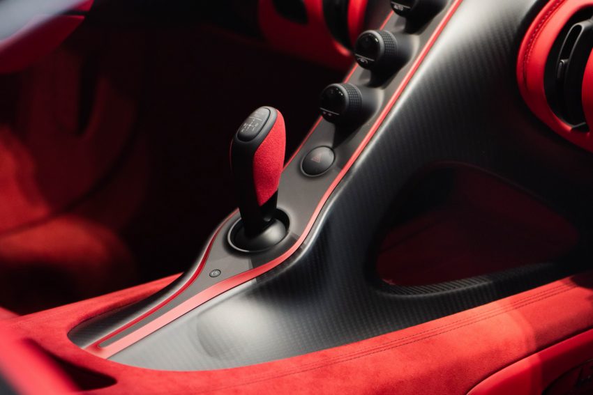 2021 Bugatti Chiron Pur Sport - Central Console Wallpaper 850x567 #113