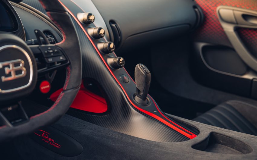 2021 Bugatti Chiron Pur Sport - Central Console Wallpaper 850x531 #46