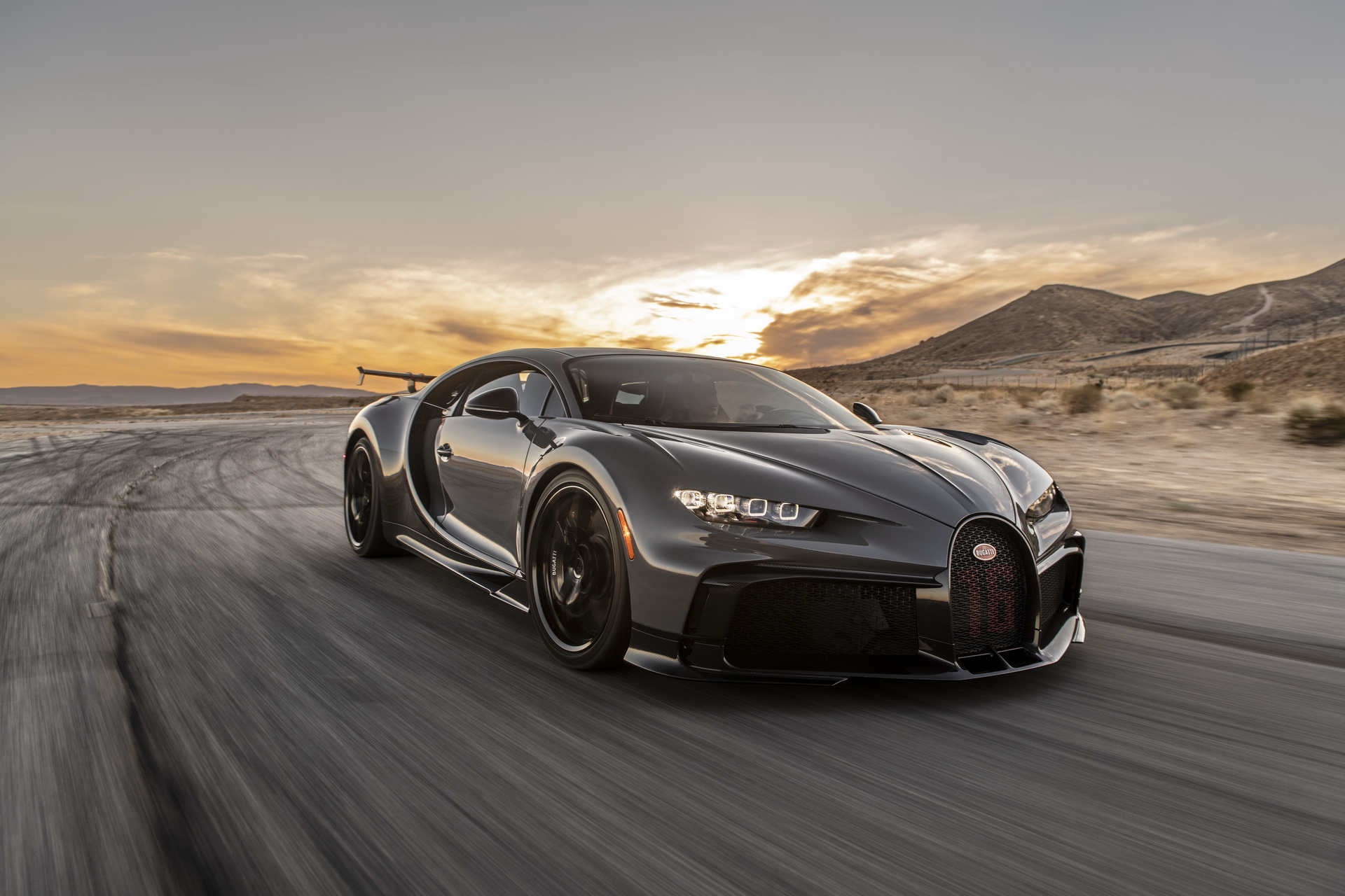 Download 2021 Bugatti Chiron Pur Sport - Front Three-Quarter HD Wallpaper 1920x1280 #68
