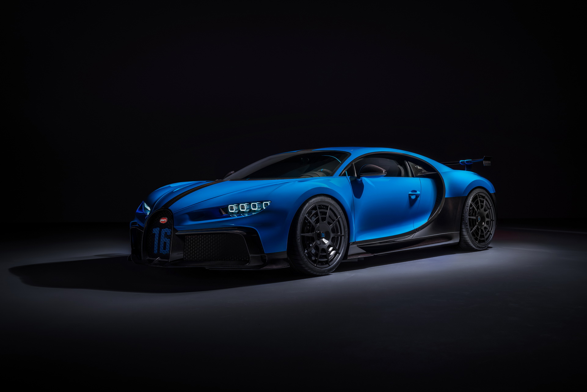 Download 2021 Bugatti Chiron Pur Sport - Front Three-Quarter HD Wallpaper 1922x1282 #140