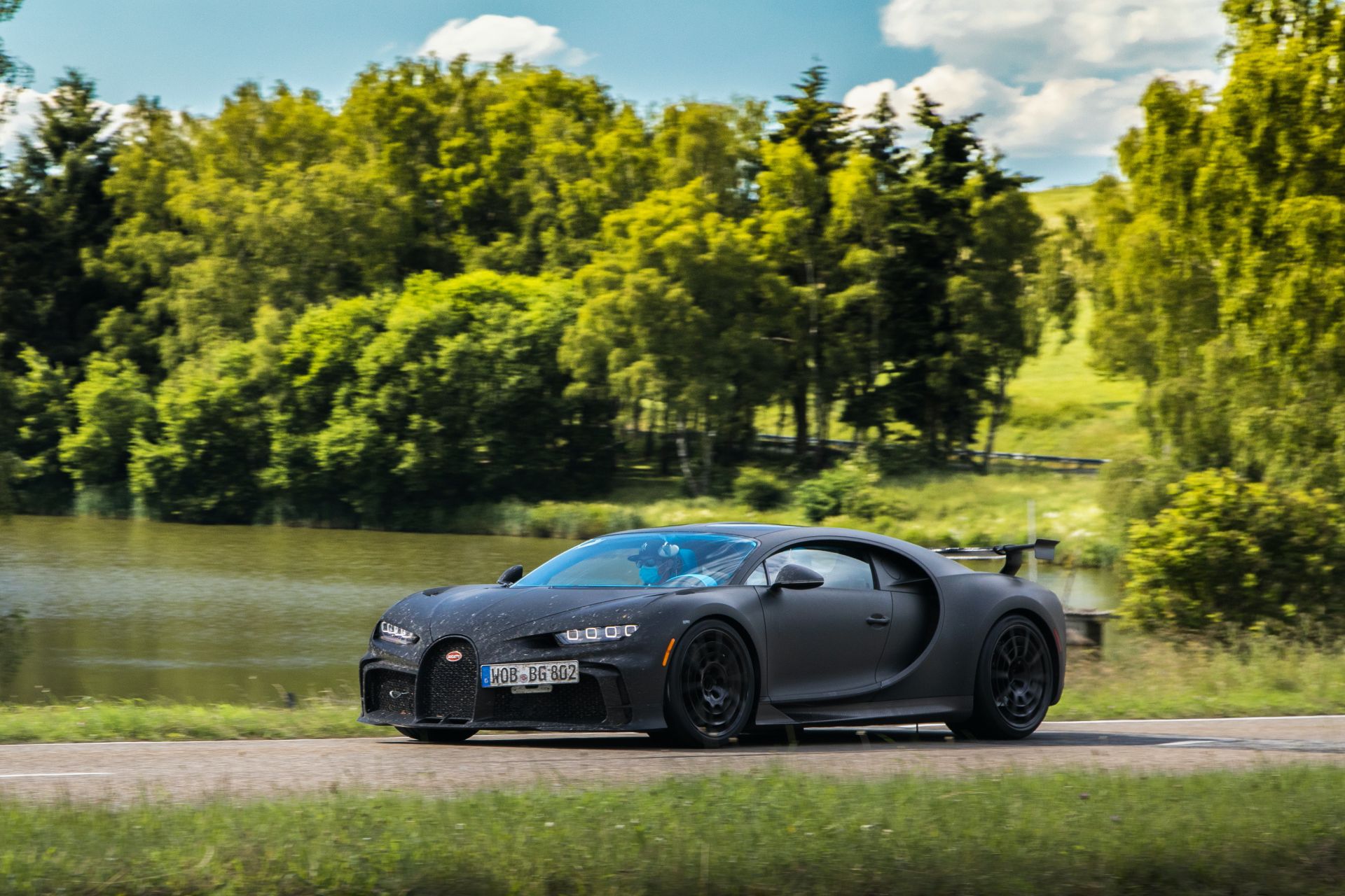 Download 2021 Bugatti Chiron Pur Sport - Front Three-Quarter HD Wallpaper 1920x1280 #98