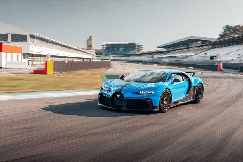 2021 Bugatti Chiron Pur Sport - Front Three-Quarter Wallpaper 850x567 #52