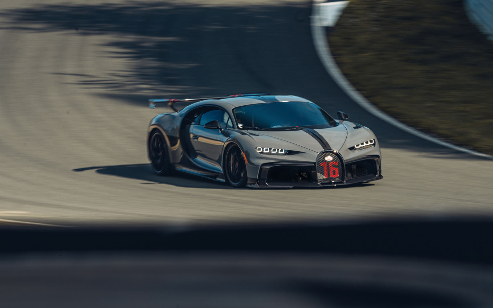 Download 2021 Bugatti Chiron Pur Sport - Front Three-Quarter HD Wallpaper 1600x1000 #30