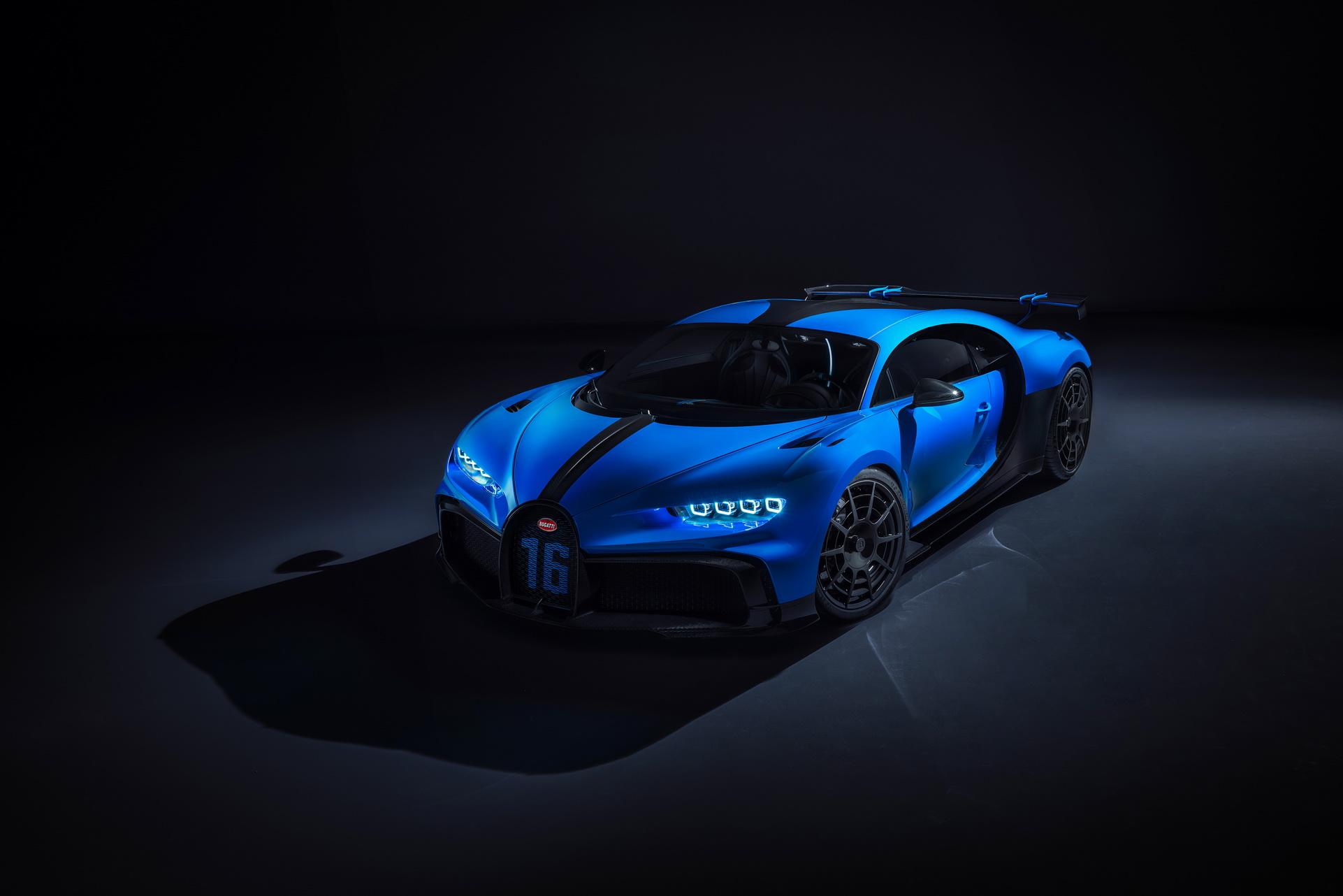 Download 2021 Bugatti Chiron Pur Sport - Front Three-Quarter HD Wallpaper 1922x1282 #141