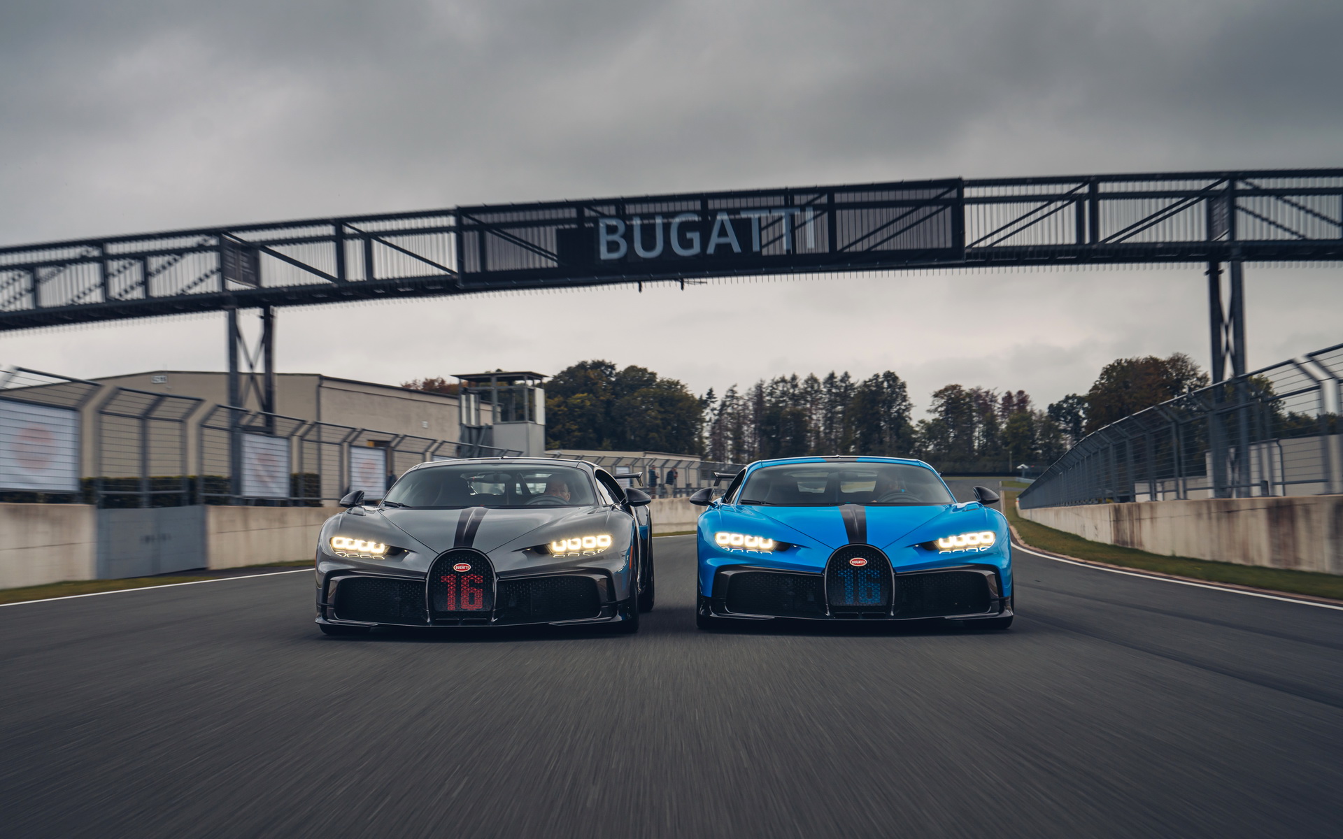 Download 2021 Bugatti Chiron Pur Sport - Front HD Wallpaper 1920x1200 #10