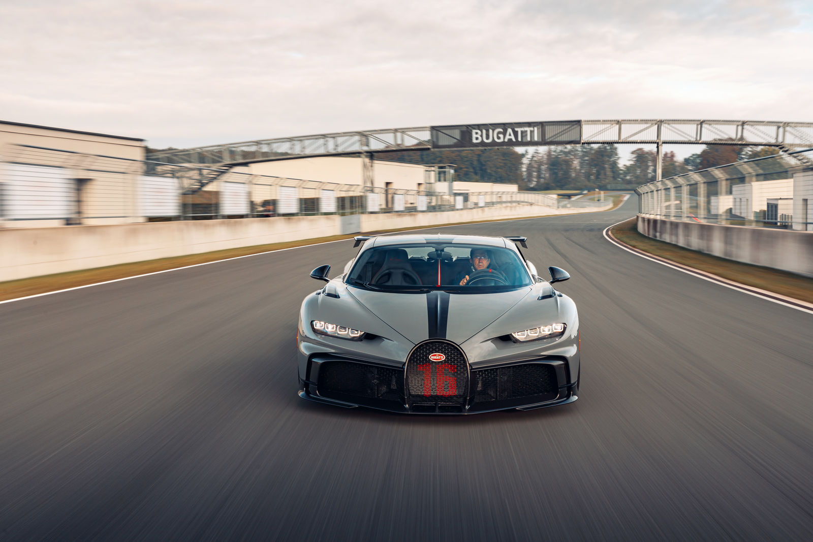 Download 2021 Bugatti Chiron Pur Sport - Front HD Wallpaper 1600x1067 #27