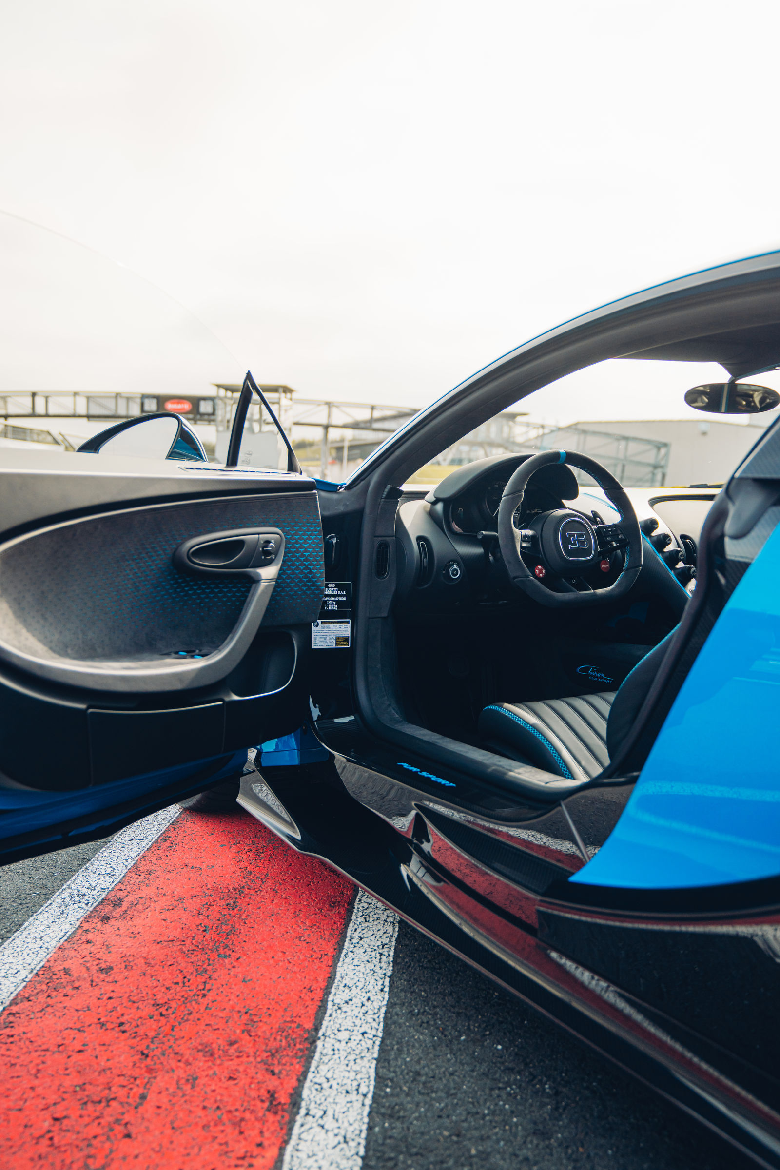 Download 2021 Bugatti Chiron Pur Sport - Interior HD Phone Wallpaper 1600x2400 #66