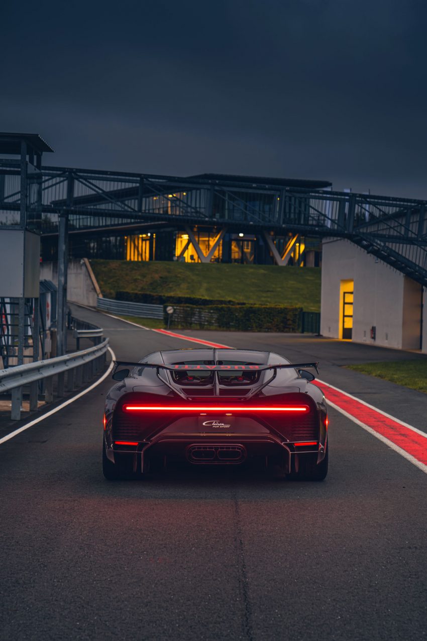 2021 Bugatti Chiron Pur Sport - Rear Phone Wallpaper 850x1275 #37