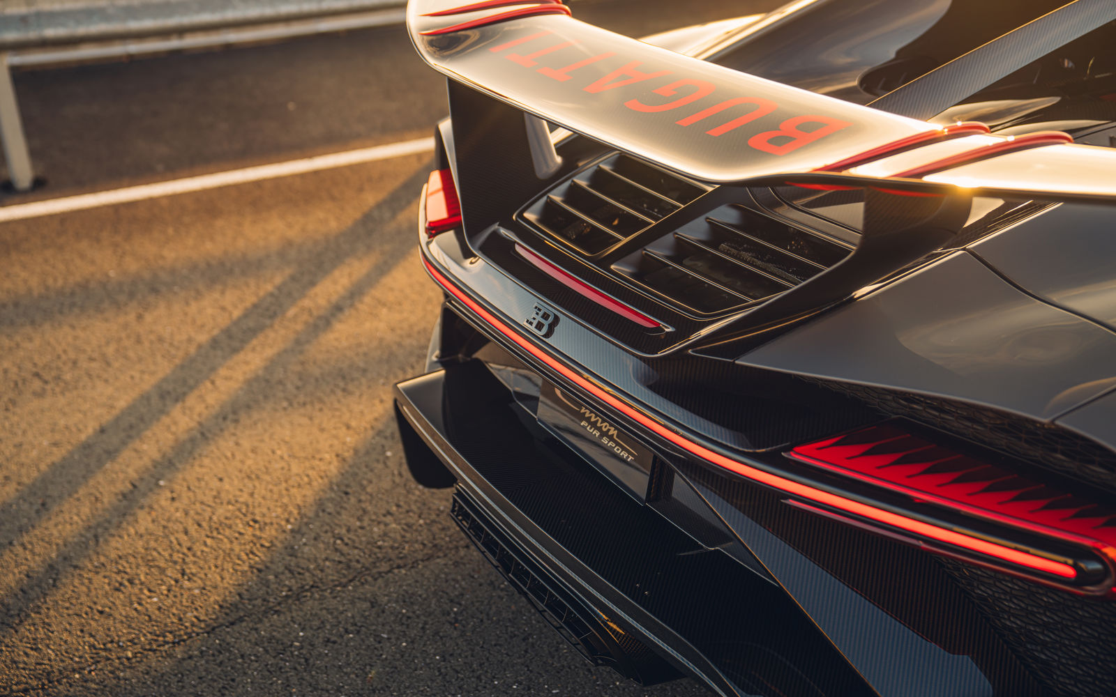 Download 2021 Bugatti Chiron Pur Sport - Spoiler HD Wallpaper 1600x1000 #42