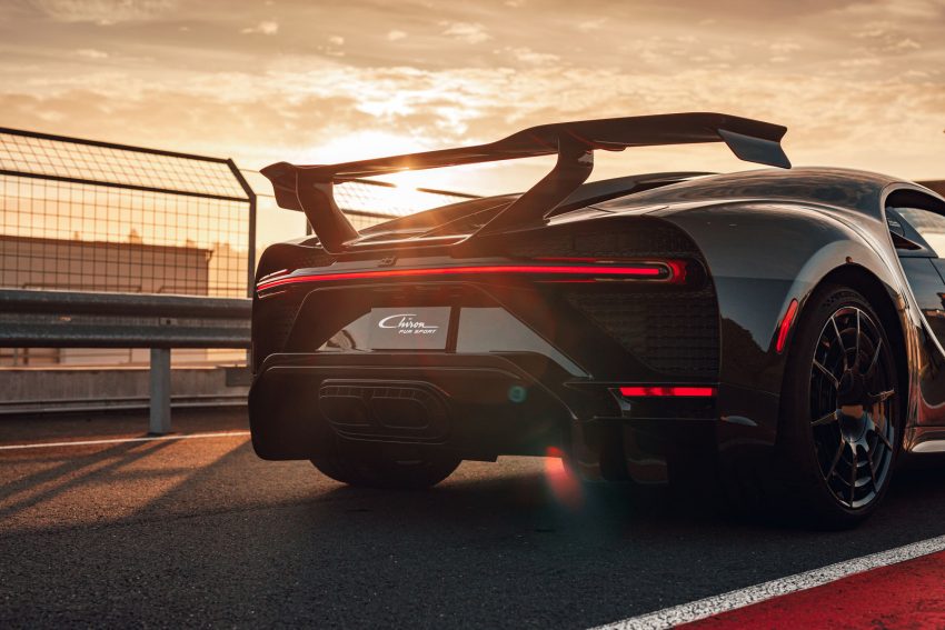 2021 Bugatti Chiron Pur Sport - Tail Light Wallpaper 850x567 #40