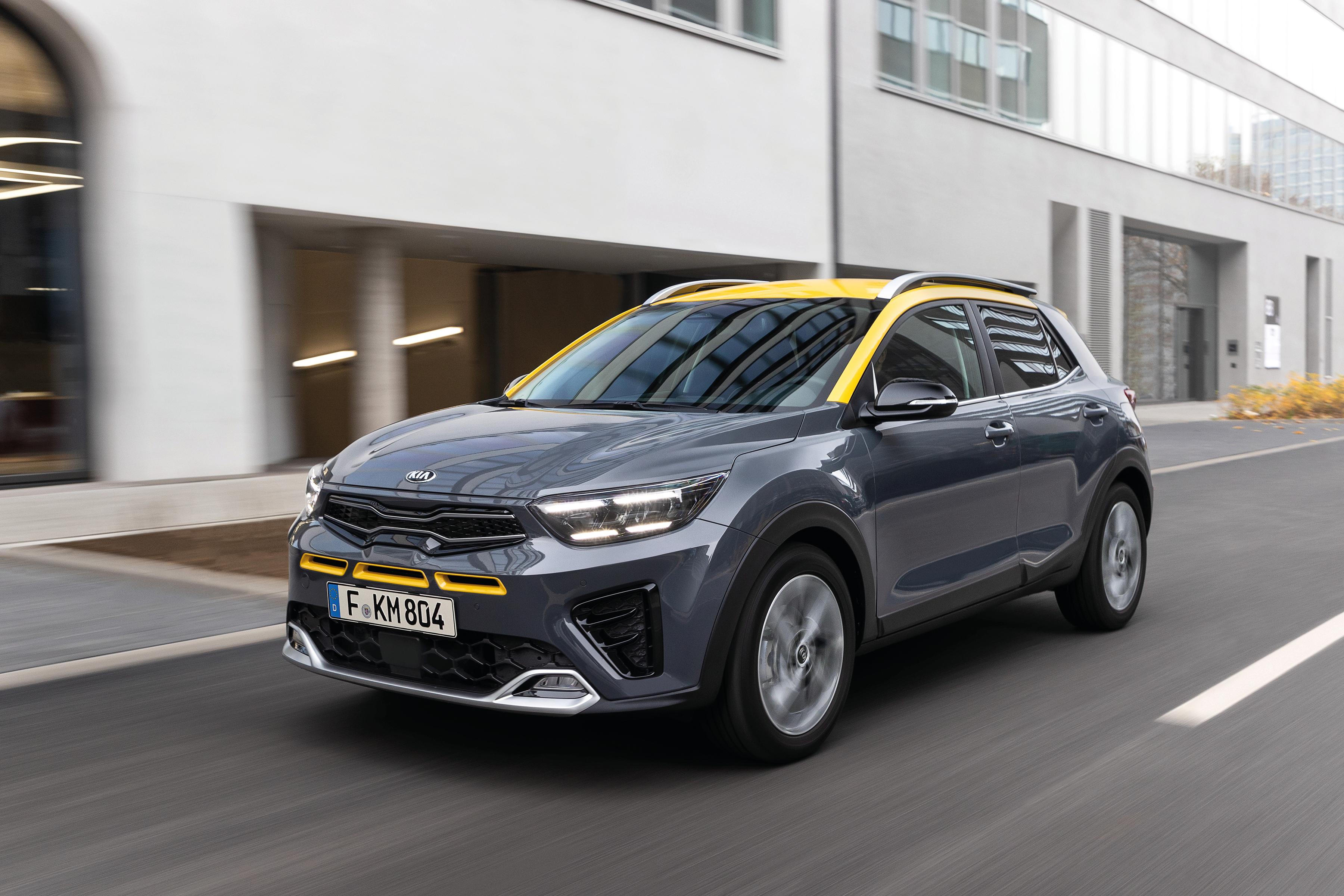 Download 2021 Kia Stonic GT Line - Front Three-Quarter HD Wallpaper 3600x2400 #2