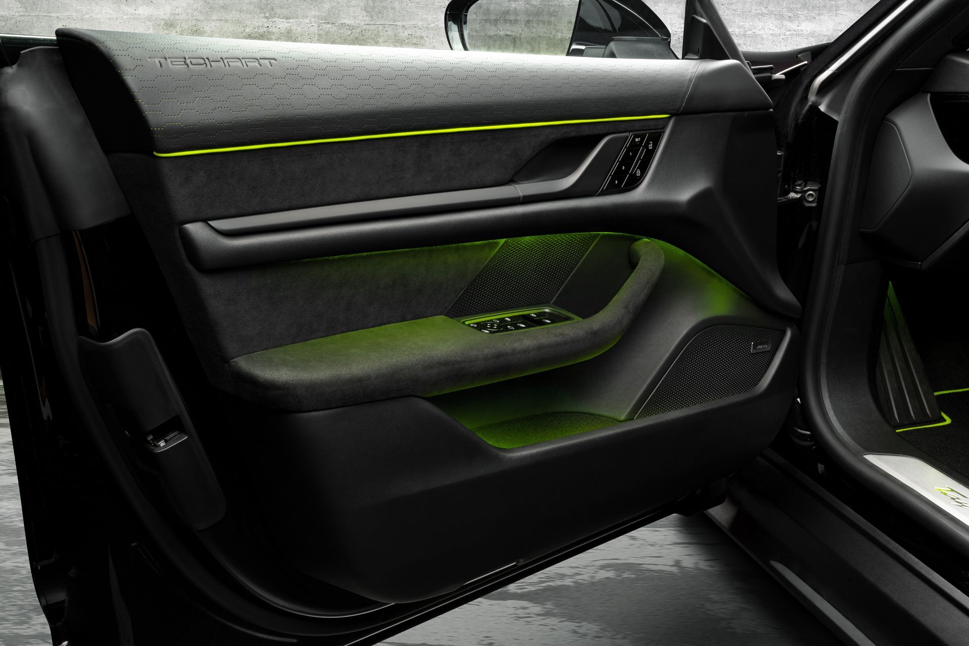 Download 2021 Porsche Taycan with TechArt aerokit - Interior, Detail HD Wallpaper 1920x1280 #27