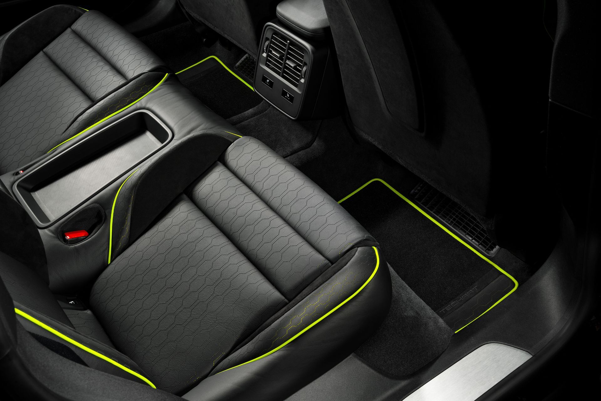Download 2021 Porsche Taycan with TechArt aerokit - Interior, Rear Seats HD Wallpaper 1920x1280 #30