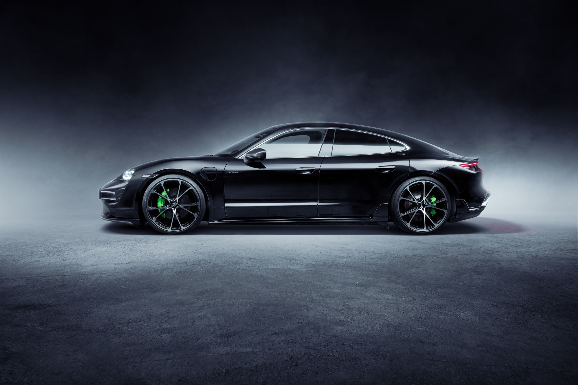 Download 2021 Porsche Taycan with TechArt aerokit - Side HD Wallpaper 1920x1280 #11