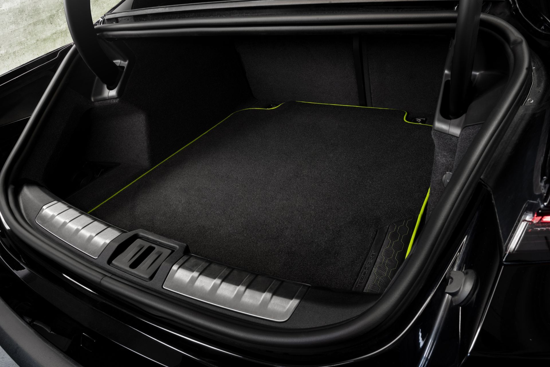 Download 2021 Porsche Taycan with TechArt aerokit - Trunk HD Wallpaper 1920x1280 #32