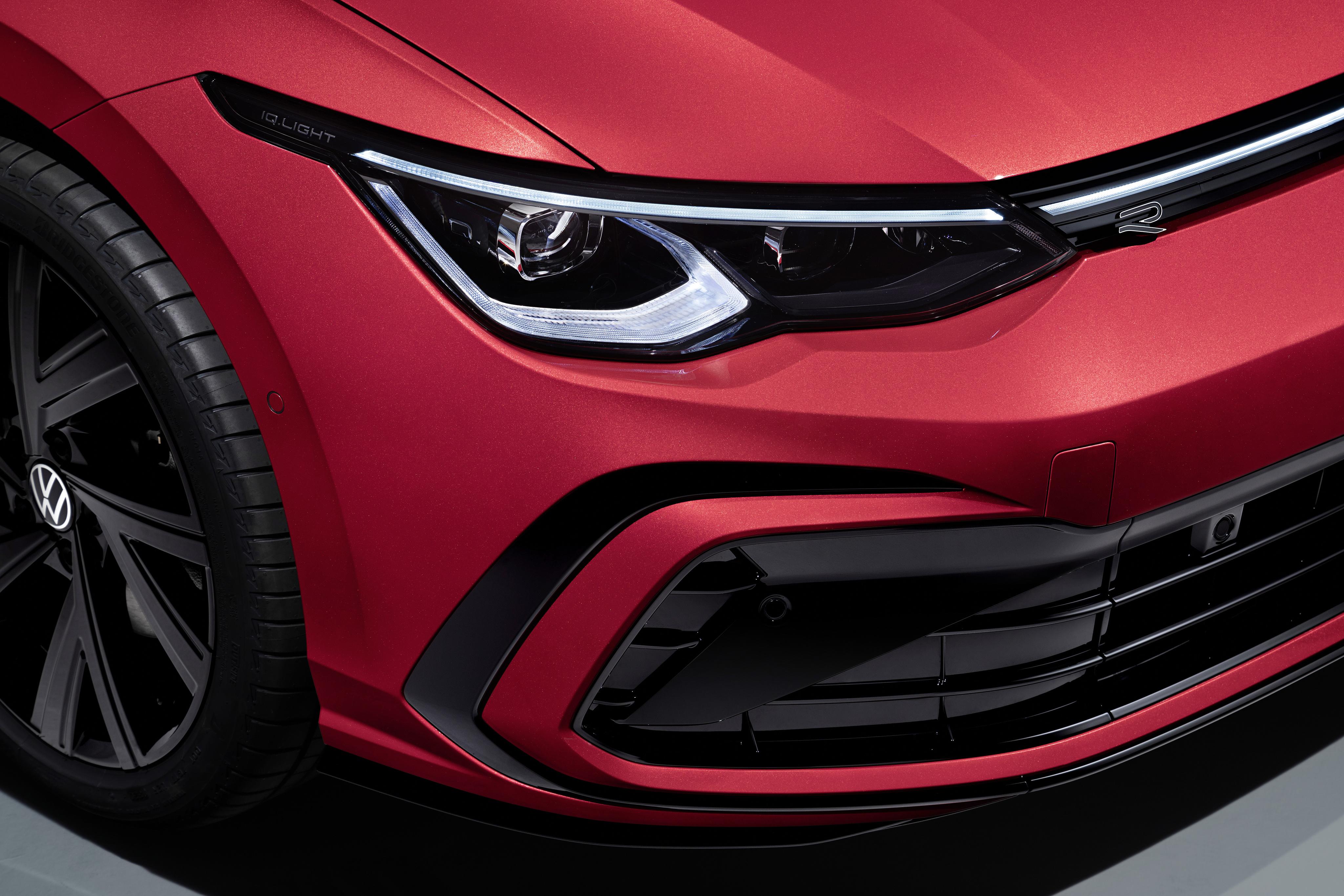 Download 2021 Volkswagen Golf Variant R-Line - Headlight HD Wallpaper 4096x2731 #6
